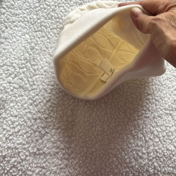 Coach Terry Logo Wool Beanie NWOT Cream - Picture 4 of 4